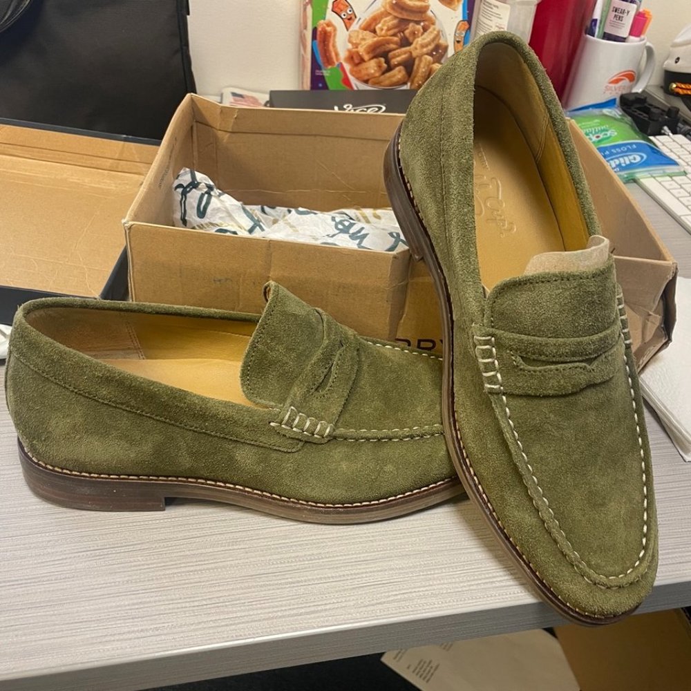 Sperry Gold Cup  Penny Loafer size 10 wide